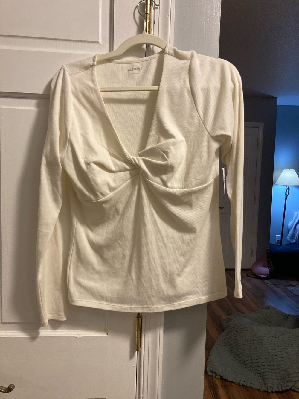 Old Navy Cream Twist-Front Long Sleeve V-Neck Top